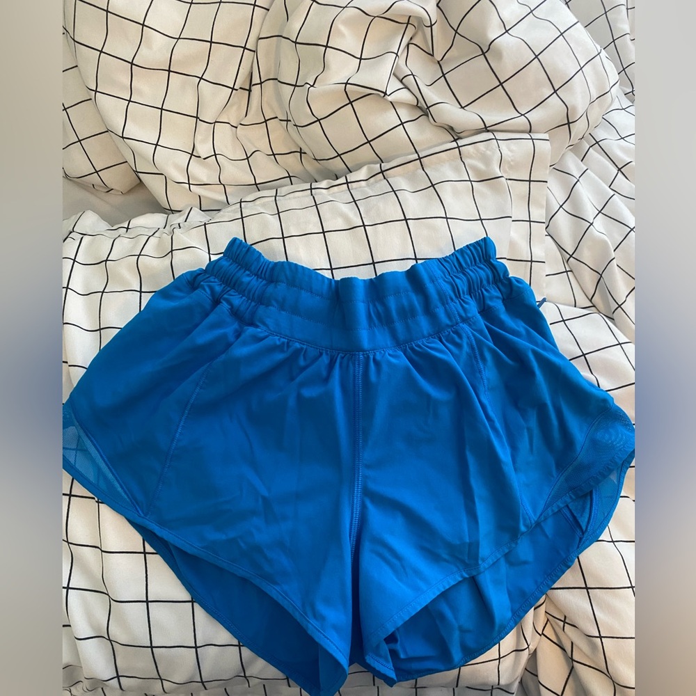 lululemon blue hotty hots 2”5 size 4
